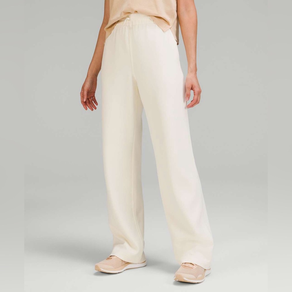 Lululemon Softstreme High-Rise Pant Size 14 Cream
